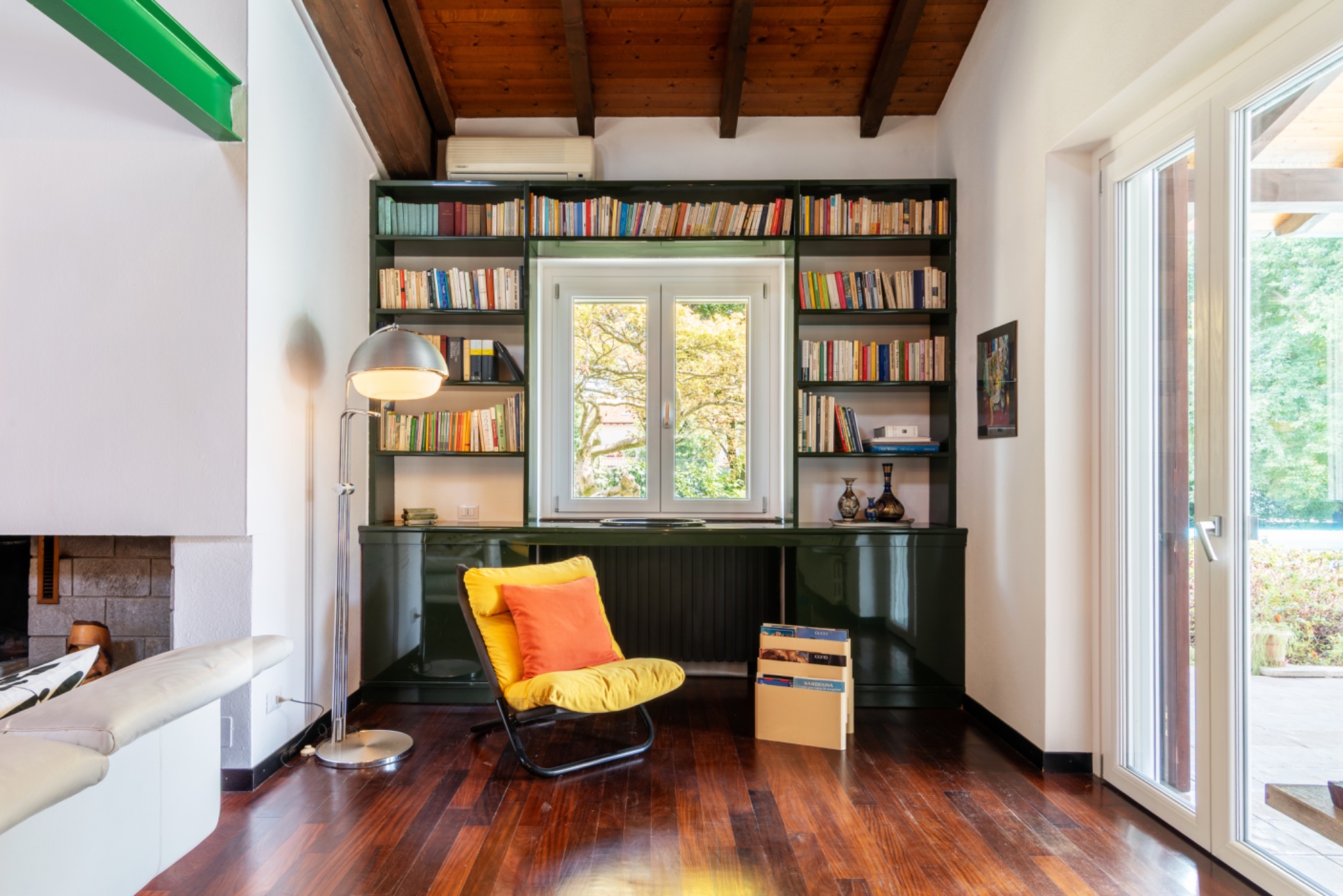 Villa Wanna library